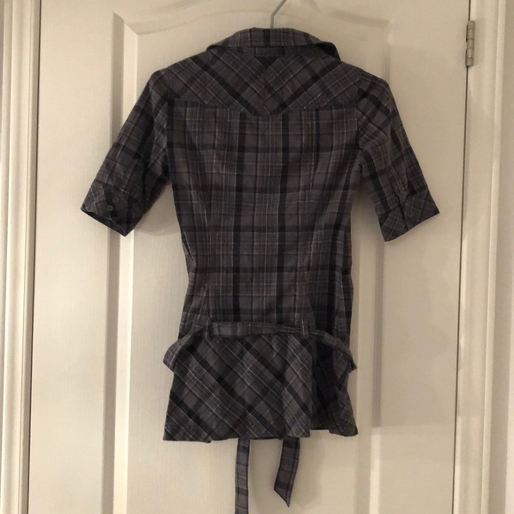 💥2/$25💥 Button up blouse - Picture 4 of 4